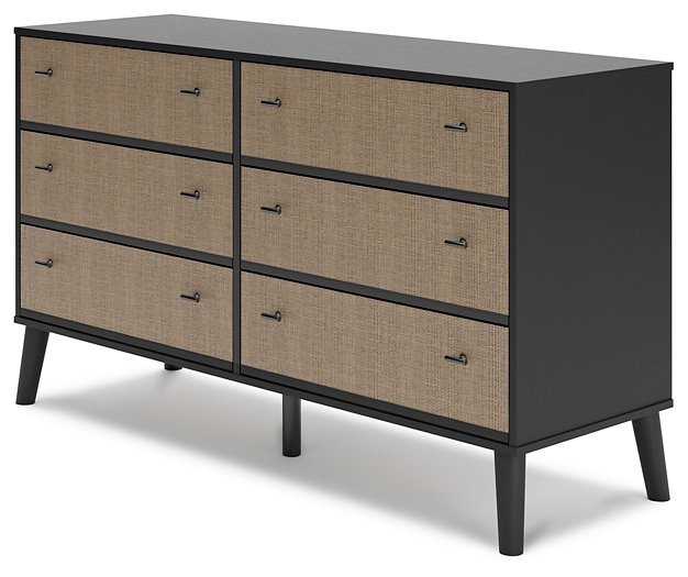 Charlang Dresser